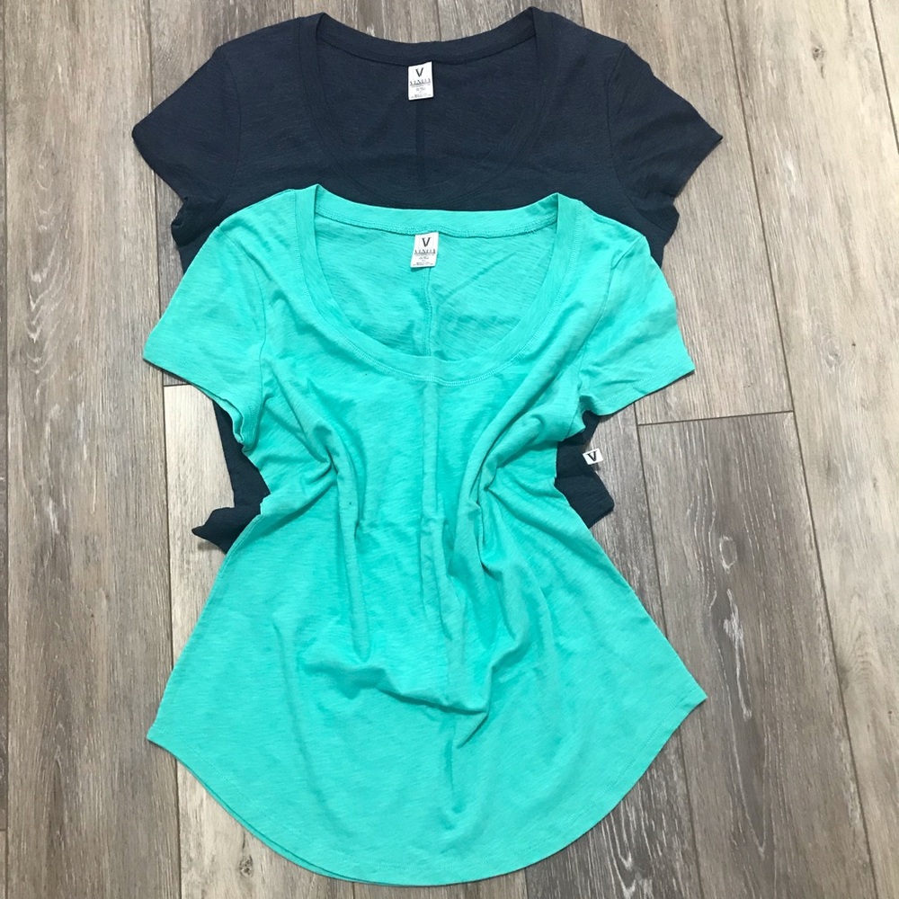 2! VENLEY TEE’s turquoise and blue.